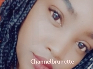 Channelbrunette