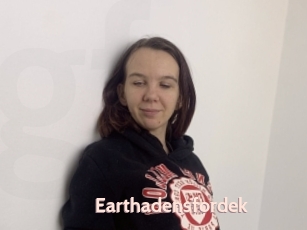 Earthadensfordek
