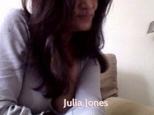 Julia_Jones