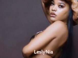 LeslyNia