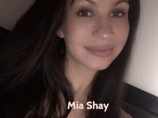 Mia_Shay