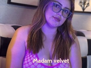 Madam_velvet